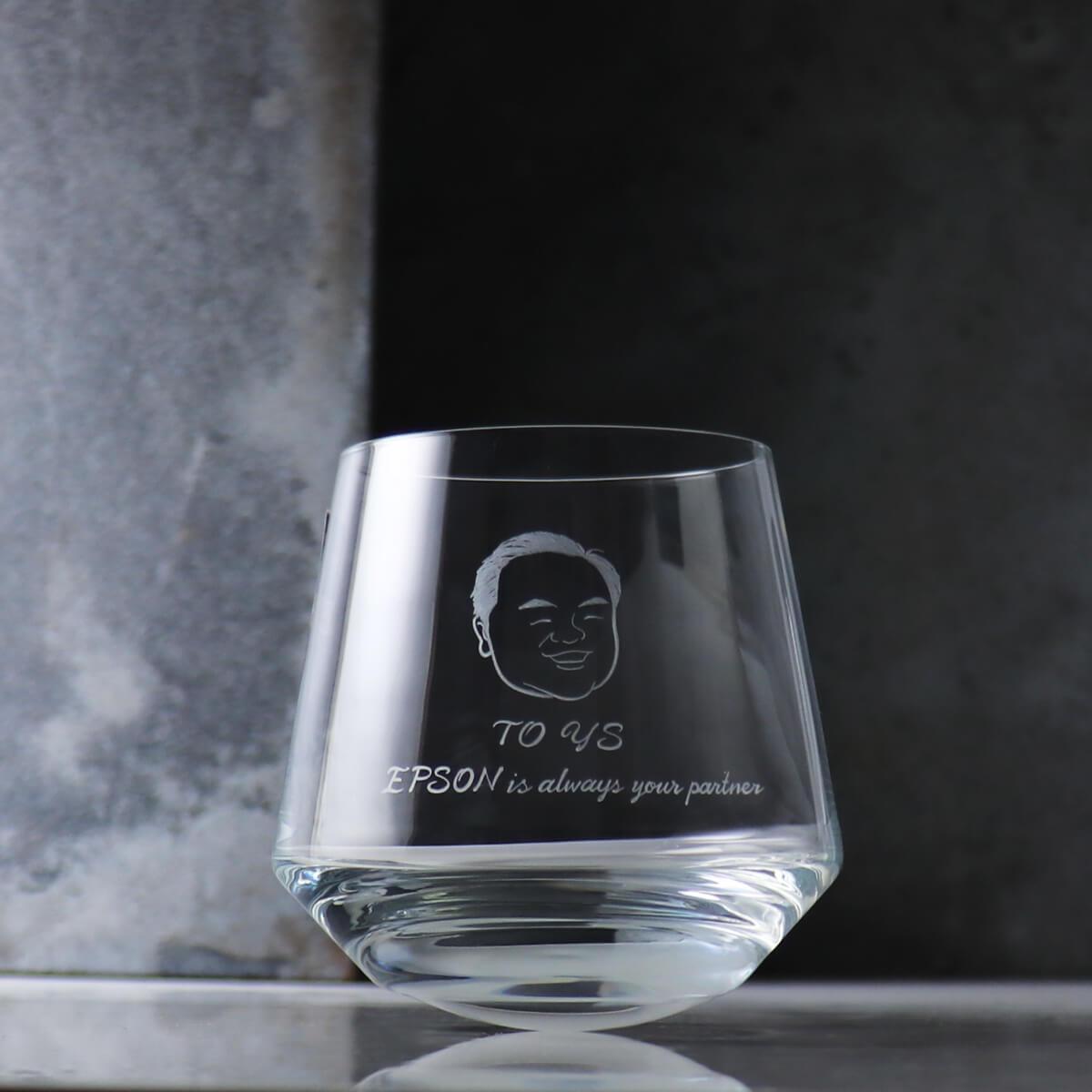 397cc【德國蔡司Schott Zwiesel】(簡易Q版) 水晶搖搖杯 客製似顏繪 - MSA玻璃雕刻