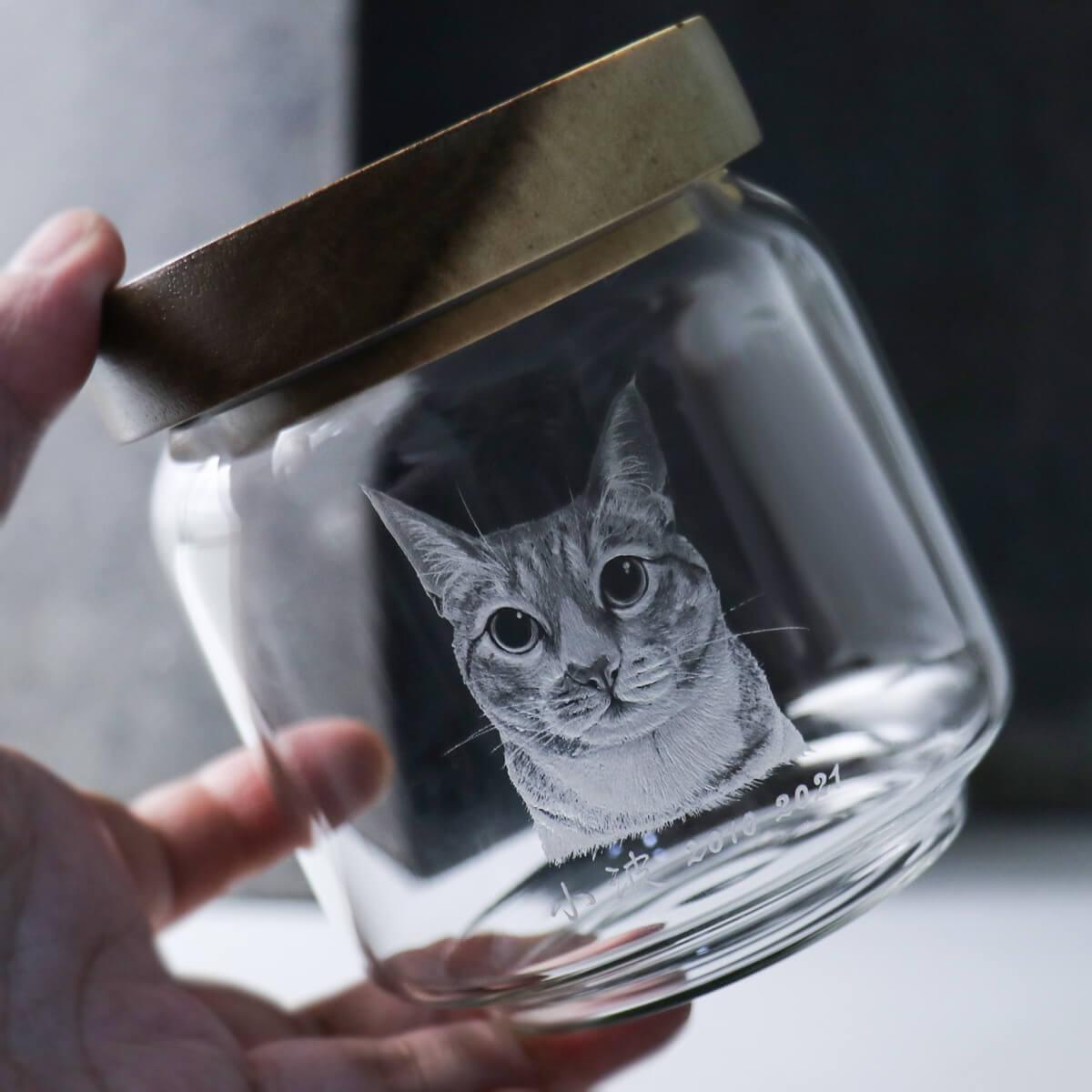 10cm【寵物貓咪雕刻】毛小孩在天堂明亮純淨的家 畫像訂做玻璃骨灰罐 - MSA玻璃雕刻