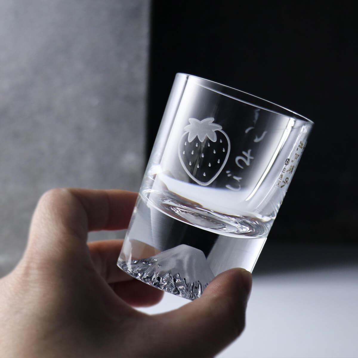 80cc【日本江戶硝子】草莓 富士山冷酒杯 (日本桐箱包裝) - MSA玻璃雕刻