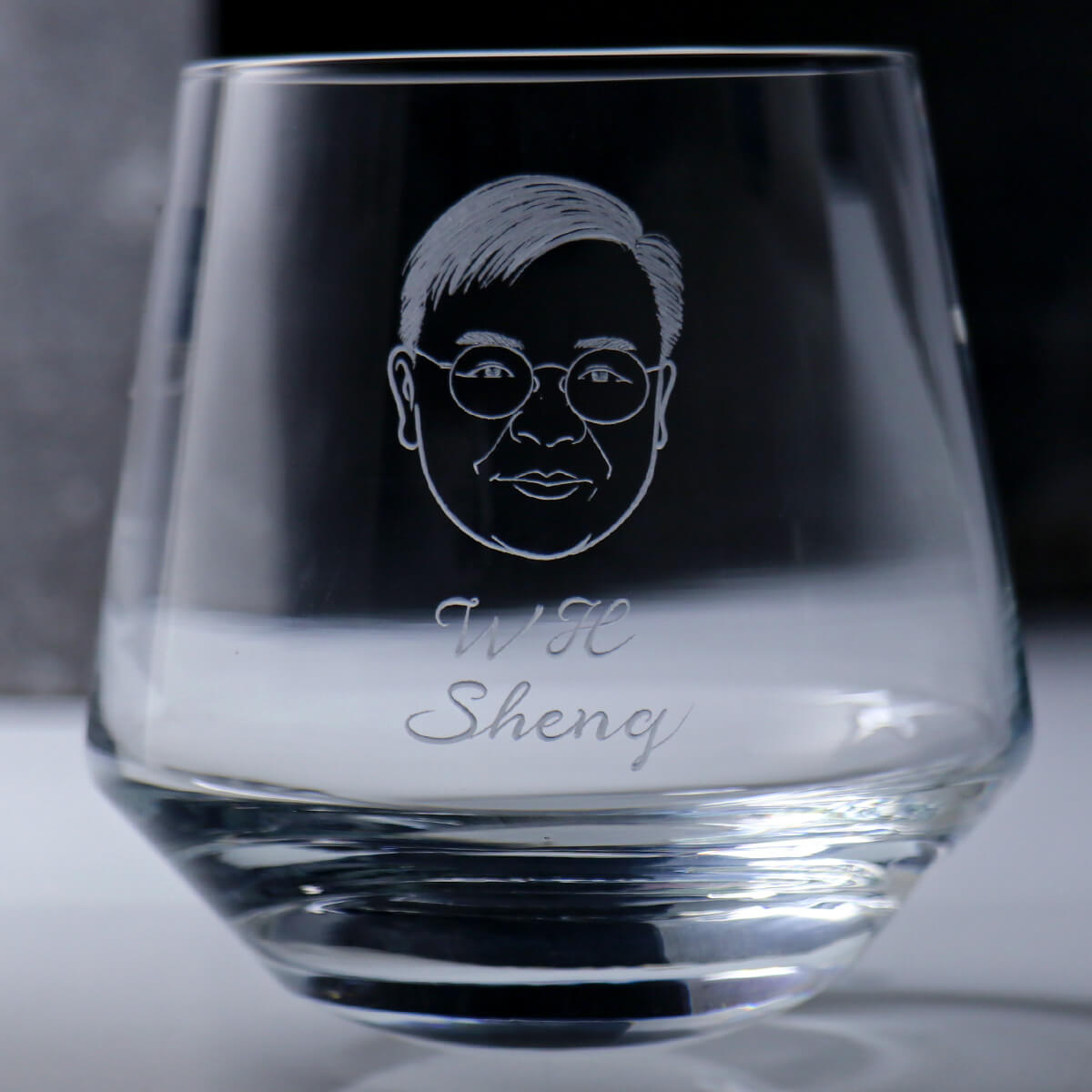 397cc【德國蔡司Schott Zwiesel】(寫實版)人像搖搖杯 客製肖像 - MSA玻璃雕刻