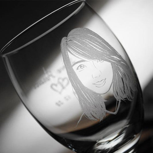 270cc【女孩肖像杯】(寫實版)雙心客製人像紅酒杯 - MSA玻璃雕刻