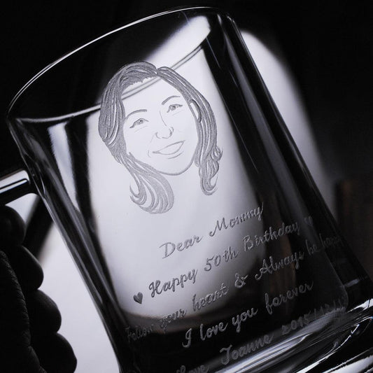 660cc【Pasabahce媽媽肖像】(寫實版) 無鉛黃金啤酒杯 送給媽媽的禮物 母親節 客製畫像 - MSA玻璃雕刻