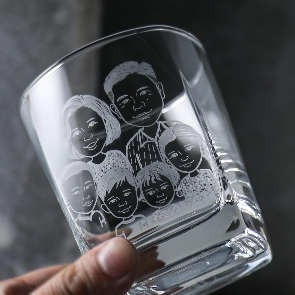 295cc【全家福】(6人Q版)一家人幸福時刻 肖像客製威士忌杯 - MSA玻璃雕刻