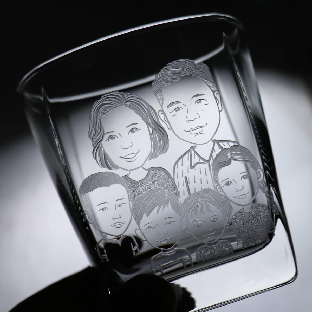 295cc【全家福】(6人Q版)一家人幸福時刻 肖像客製威士忌杯 - MSA玻璃雕刻
