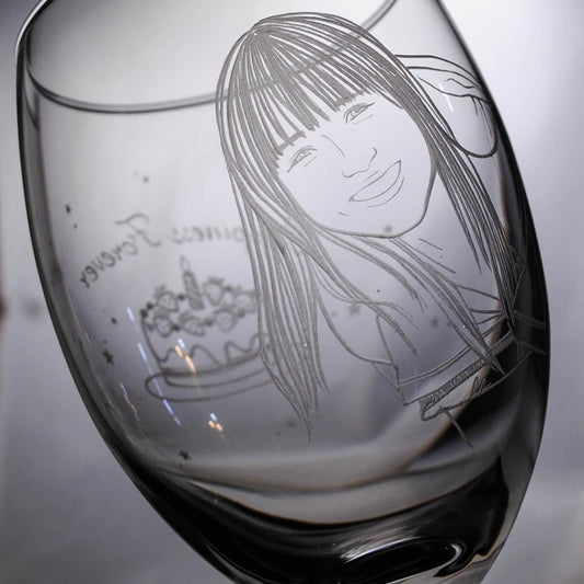 270cc【生日快樂祝福杯】(寫實版) 好友生日禮物 草莓蛋糕 肖像客製紅酒杯 - MSA玻璃雕刻